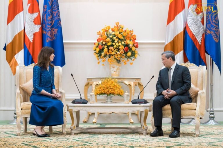 65c26be154aa4edb8d6259012b38c1e1